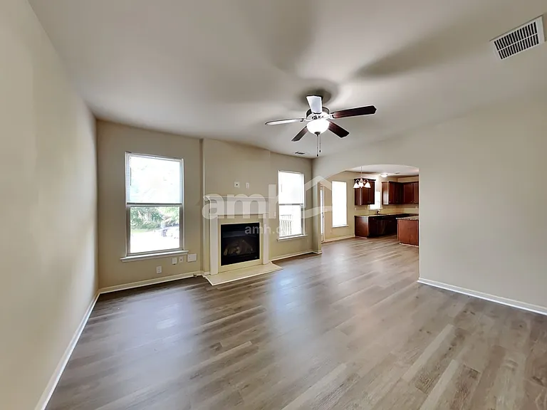 491 Twain Cir SE — Photo 7