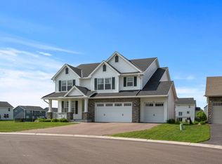 825 Spancil Hill Vw, Woodbury, MN 55129