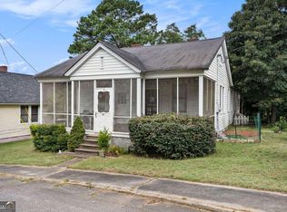 37 Poplar St, Porterdale, GA 30014