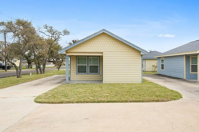 1 bed, 1.0 bath, 500 sqft, $1,300 — Photo 1