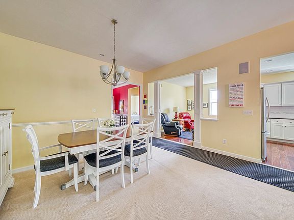 4th image of 3001 Woodridge Cir NE