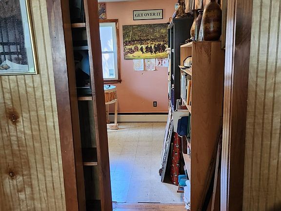 4th image of 75 Lake Ave