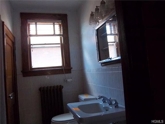 2nd image of 26 Roosevelt Pl