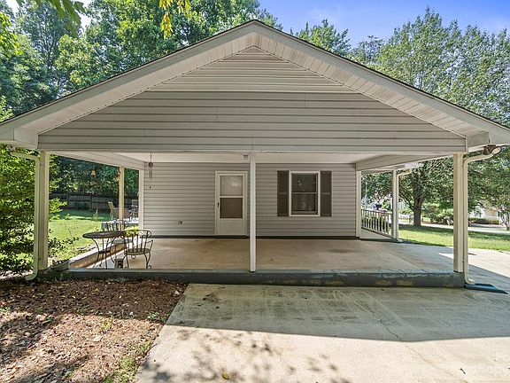 4th image of 3544 Carington Ln