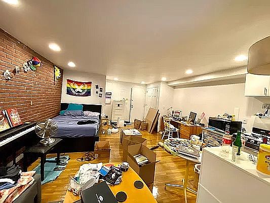 5th image of 62 W 70th St APT 1B