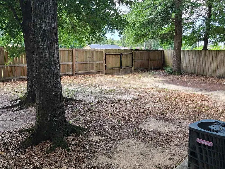 7800 Deborah Dr — Photo 12