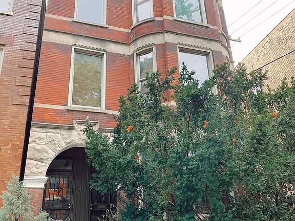 2nd image of 944 N Hoyne Ave #3