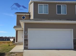 806 Nighthawk Dr, Stanley, ND 58784