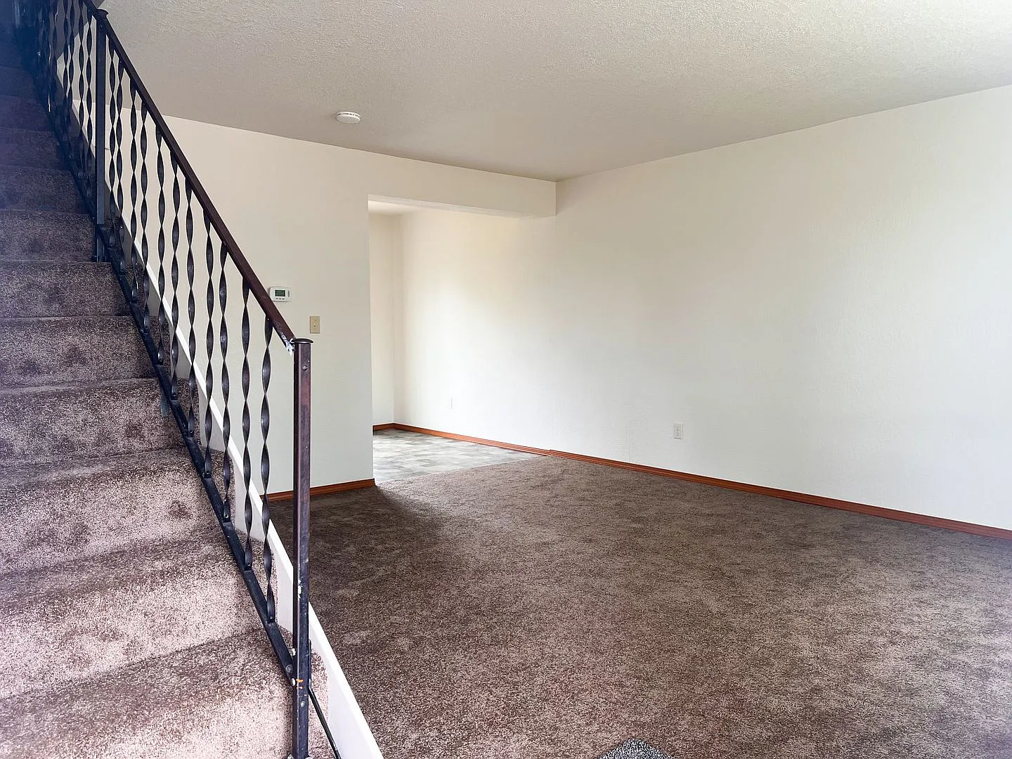 OWN851 — Photo 2