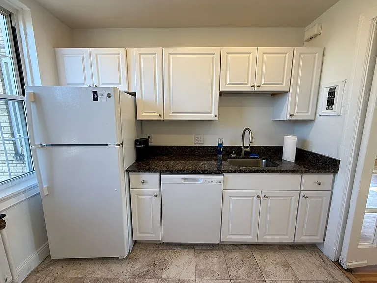 New King Edward Apartments — Photo 443