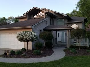11719 Tall Pines Trl, Brighton, MI 48114