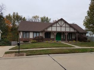 109 Mission Walk Ct, Florissant, MO 63031