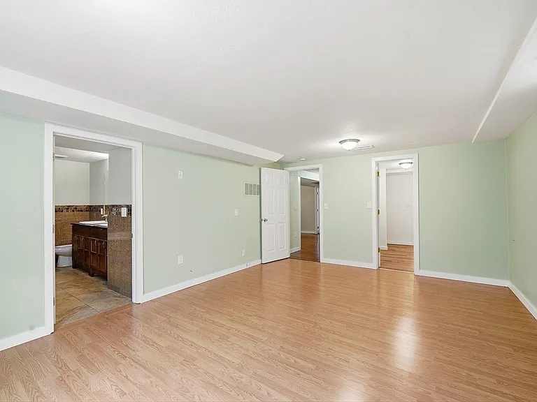 1275 W 4th Ave — Photo 32