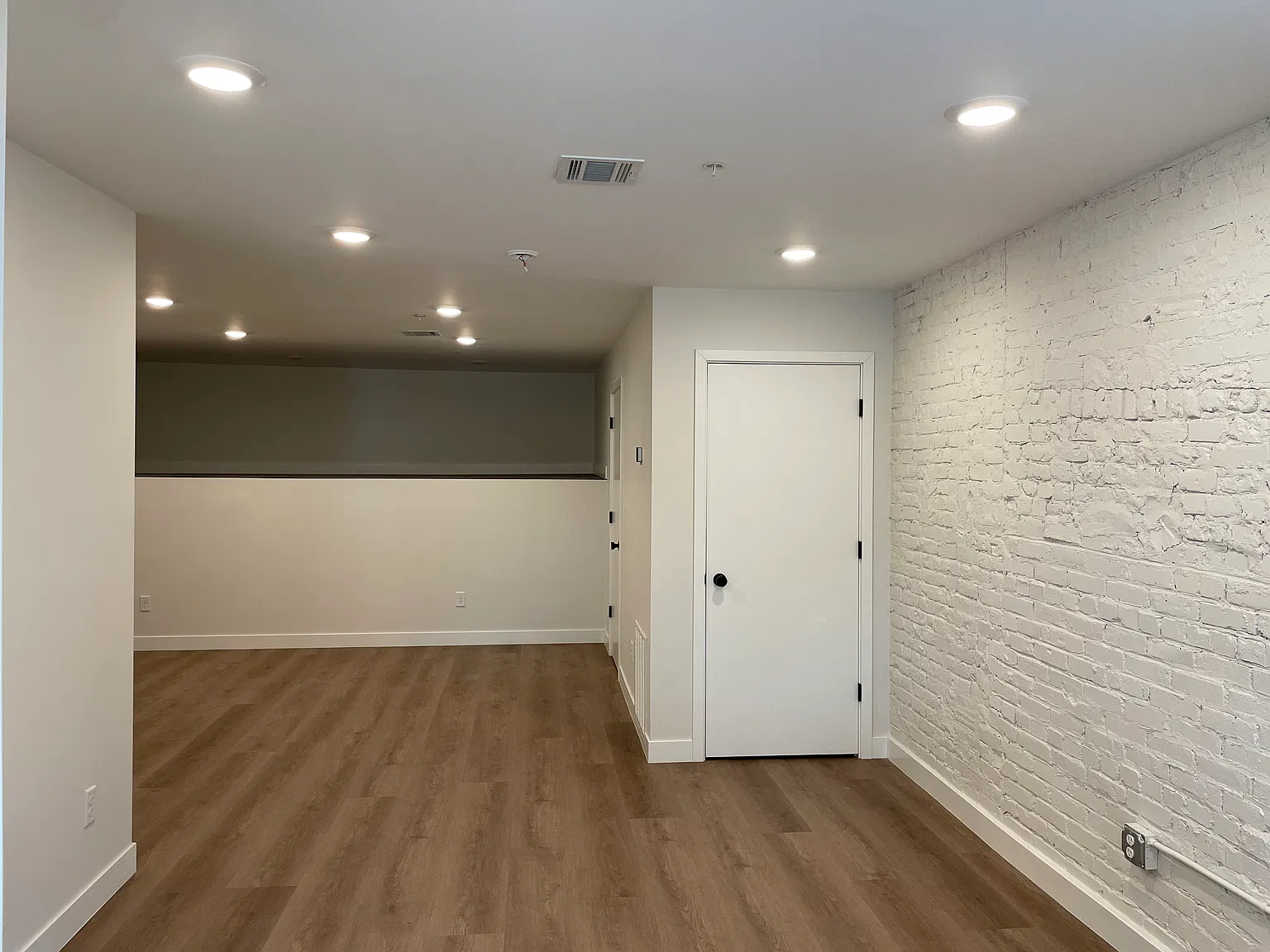Studio, 766 sqft, $1,250 — Photo 3
