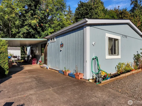 1298 NE Steele Creek Drive, Bremerton, WA 98311