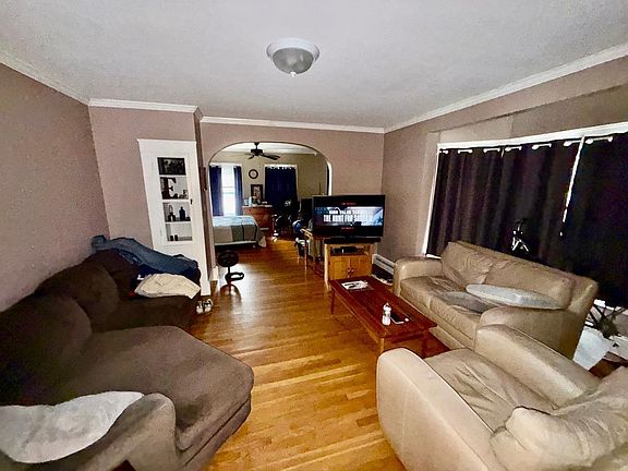 4th image of 273 Walnut Street