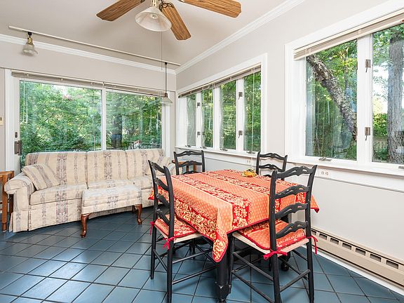 Large Breakfast Room