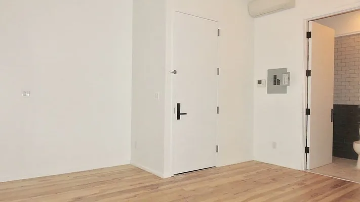 Rented by Nooklyn NYC LLC | media 11