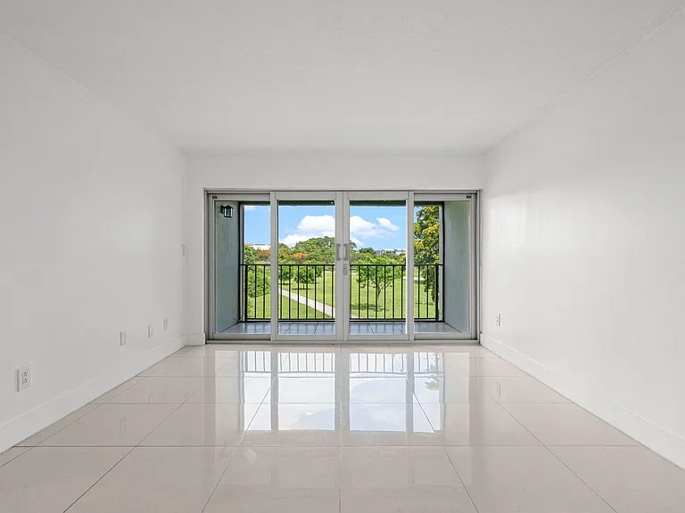 9170 Fontainebleau Blvd #301 — Photo 12