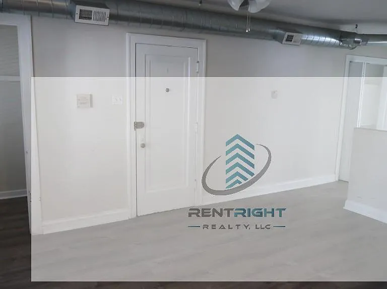 1249-55 W Henderson St #12511 — Photo 23