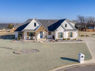 10000 Woodland Way, Edmond, OK 73025