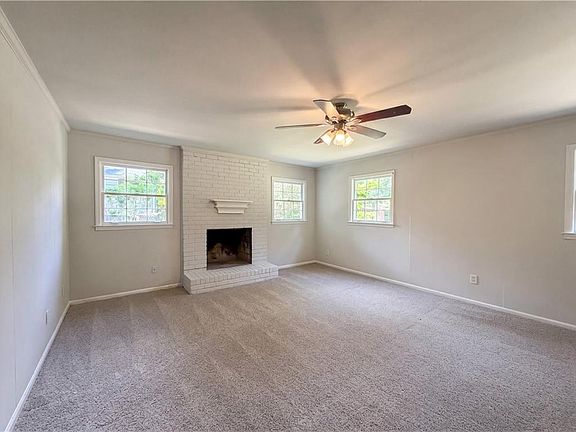 3rd image of 2650 Oxbow Way SW