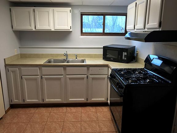 2nd kitchen on lower ground level unit