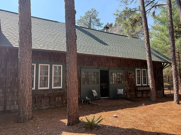 565 E Philadelphia Ave, Pinebluff, NC 28373