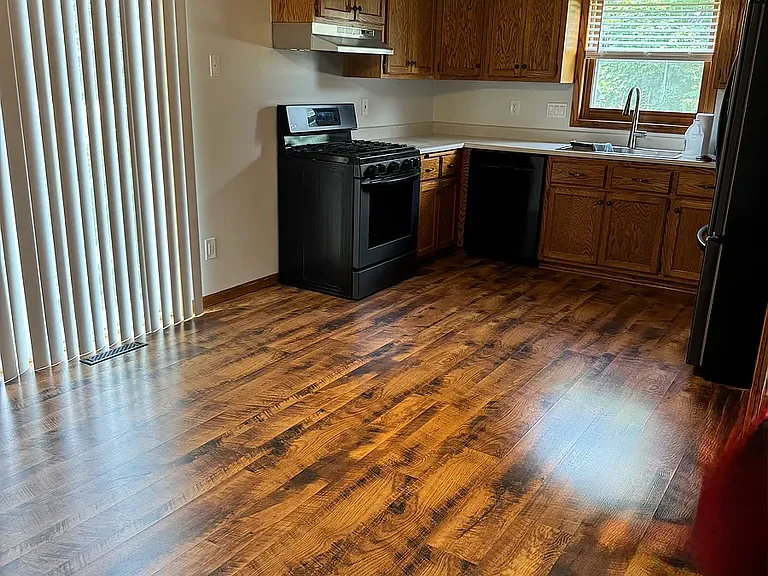 W186S8605 Douglas Dr — Photo 4