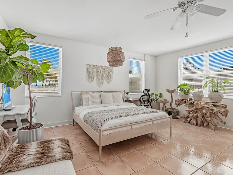 5001 Collins Ave #1K — Photo 9