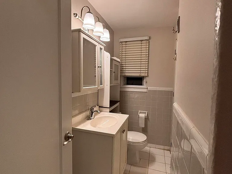 139 Manor Dr — Photo 4