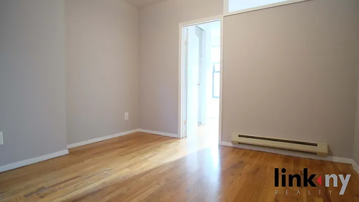 Rented by Link NY Realty | media 38