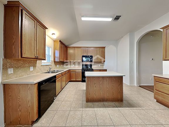 5th image of 121 Campos Dr