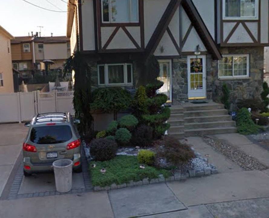 1st image of 437 Medina St