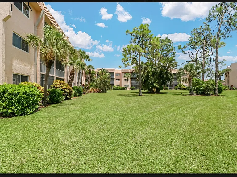 175 Turtle Lake Ct #207 — Photo 10
