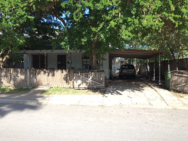 1st image of 935 E Jackson St