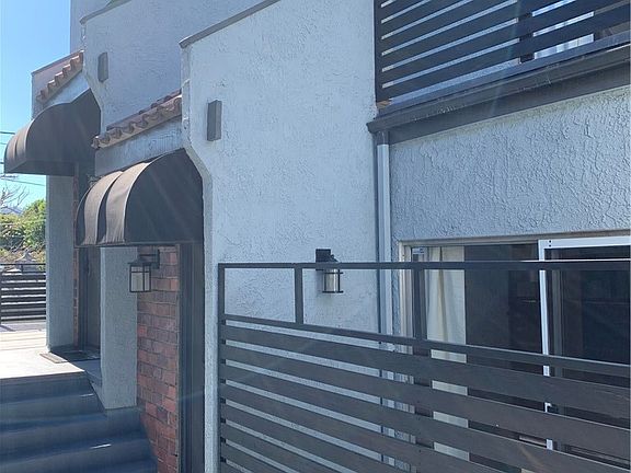 2nd image of 11610 Moorpark St APT 5