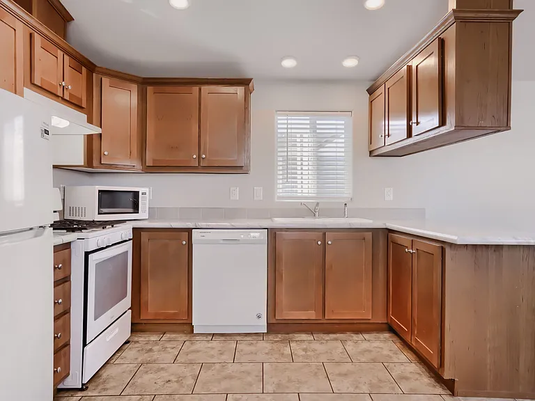2434 E Main St #14 — Photo 7