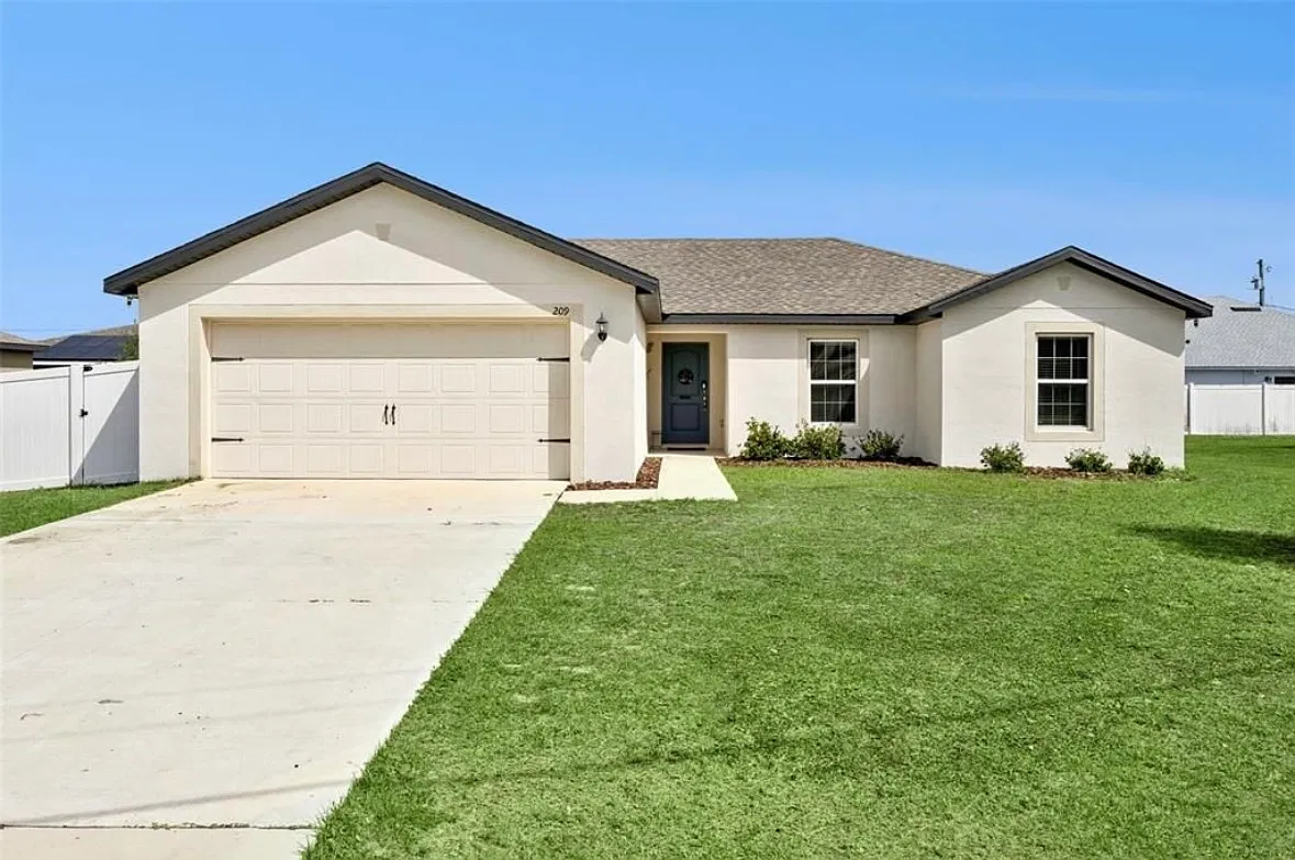4 bed, 1684 sqft, $2,000 — Photo 1