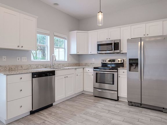 2nd image of 636 Charles Ct S