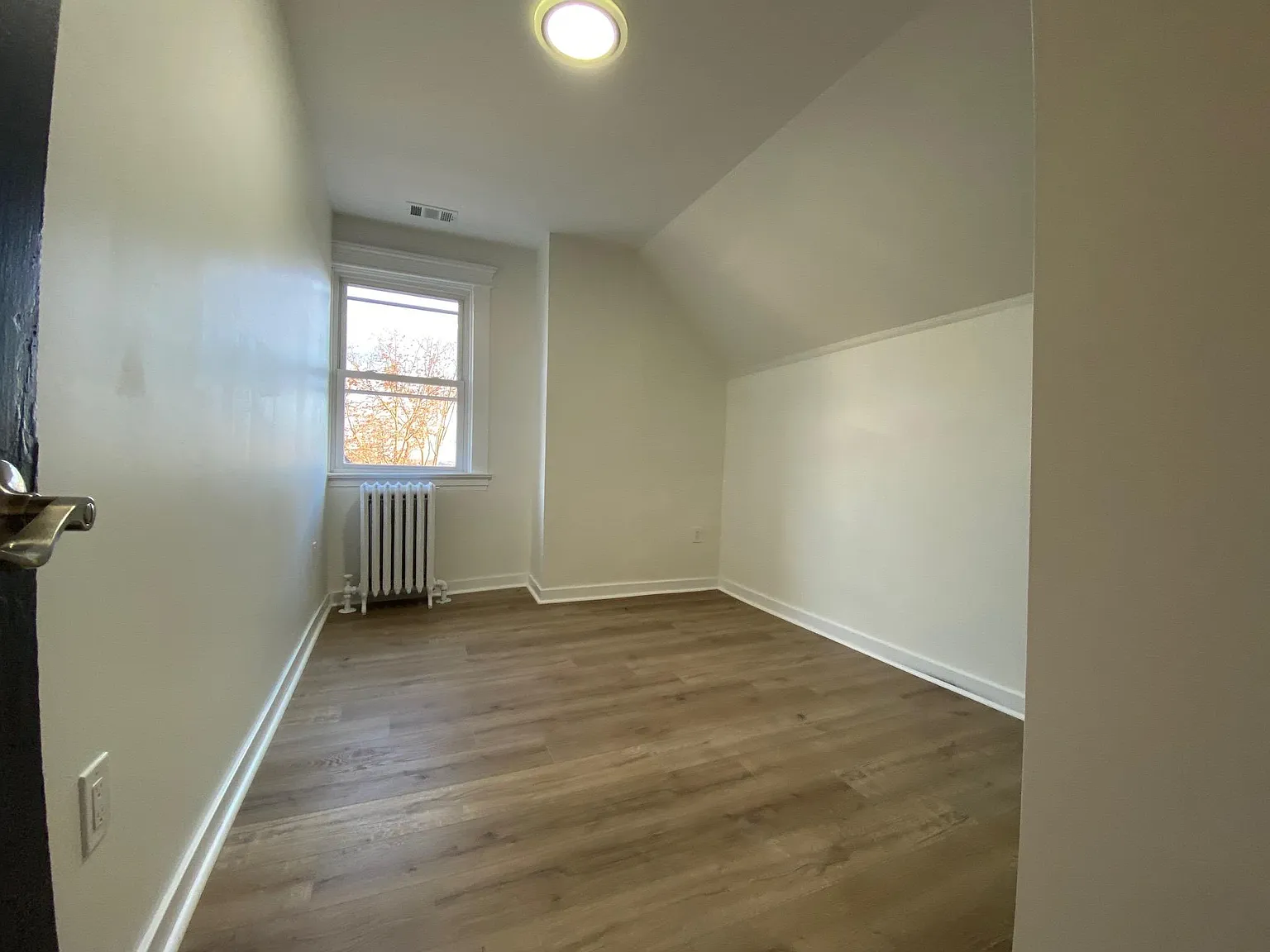 2 bed, 700 sqft, $1,400 — Photo 4