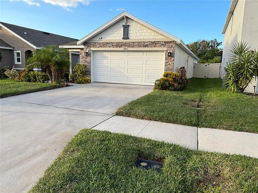 3 bed, 2.0 bath, 1516 sqft, $2,350 — Photo 3