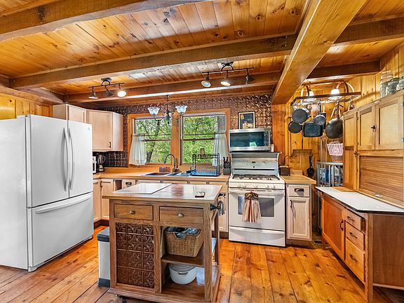 3rd image of 294 Longshore Ct