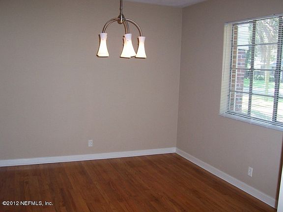 4th image of 5509 Weller Ave