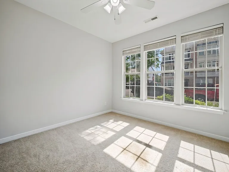 64 Transit Ln — Photo 7