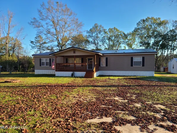 342 Lakeside Dr, Carriere, MS 39426