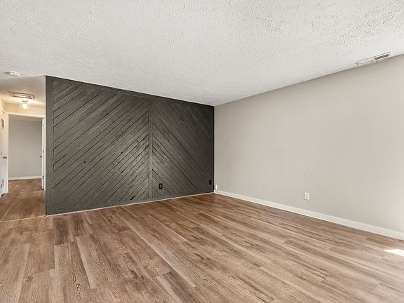 5th image of 5237 NE Alberta St
