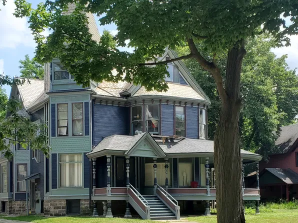 316 Stuart Ave, Kalamazoo, MI