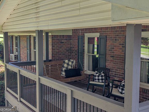 3rd image of 512 Mason Dr