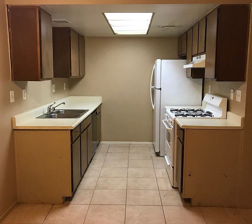 1st image of 429 N Lamb Blvd